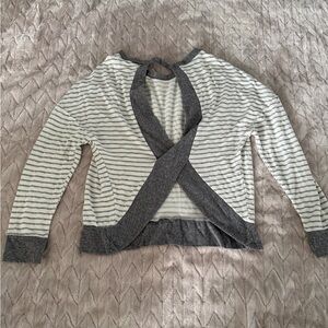 Daytrip Heather Gray and White Knit Top